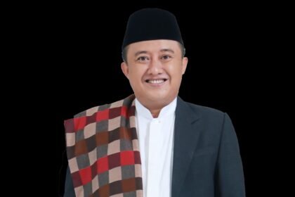 Kh Luthfi Fauzi Ponpes Riyadussalikin