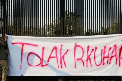 023798000 1753183162 830 556