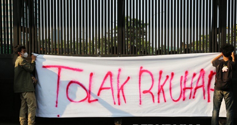 023798000 1753183162 830 556